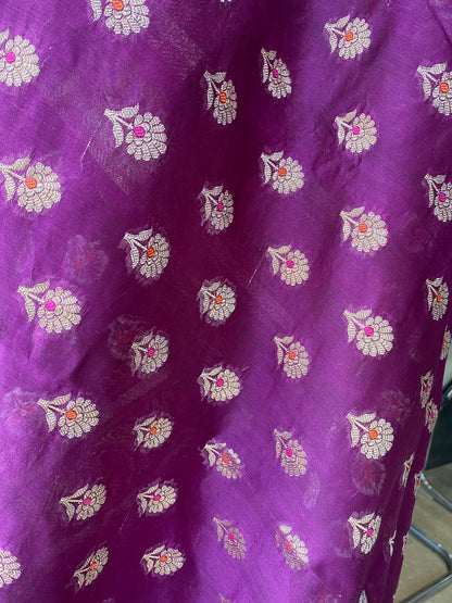 Magenta Handloom Pure Chanderi Silk Banarasi Saree With Gold Zari Butis by Shades Of Banaras - banarasi - banarasi saree shop - banarasi saree manufacturers - banarasi saree wholesale - banaraasi sarees