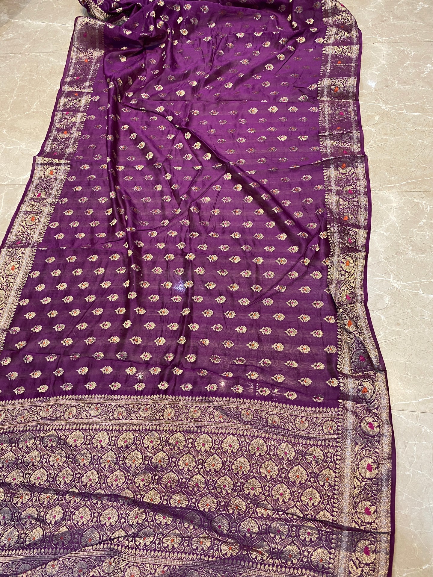 Magenta Handloom Pure Chanderi Silk Banarasi Saree With Gold Zari Butis by Shades Of Banaras - banarasi - banarasi saree shop - banarasi saree manufacturers - banarasi saree wholesale - banaraasi sarees