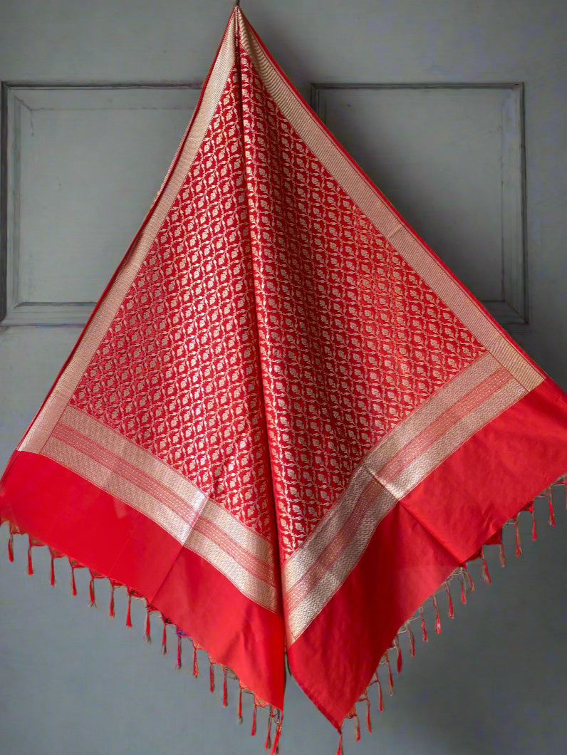 Matte Red Handloom Banarasi Silk Dupatta with Gold Jaal Weave by Shades Of Banaras - banarasi - banarasi saree shop - banarasi saree manufacturers - banarasi saree wholesale - banaraasi sarees