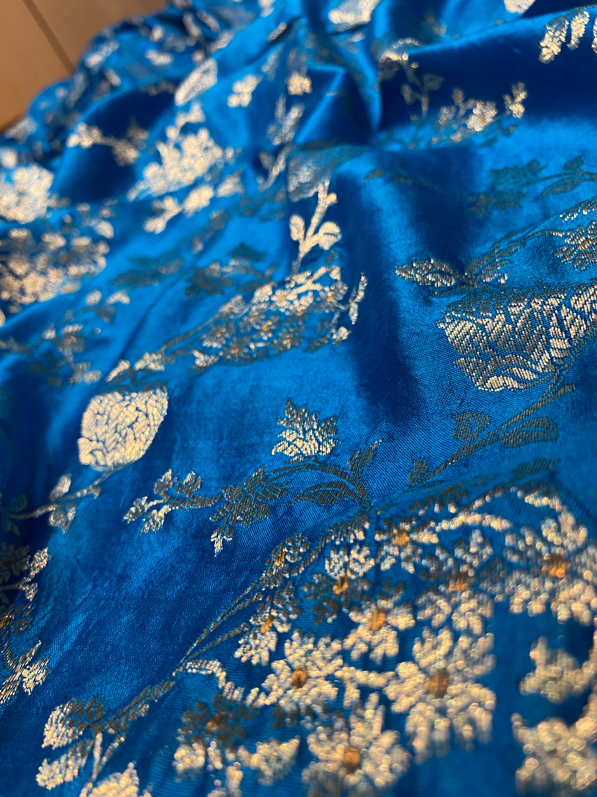 Light Blue Chiniya Moonga Silk Khaddi Banarasi Saree with Jaal by Shades Of Banaras - banarasi - banarasi saree shop - banarasi saree manufacturers - banarasi saree wholesale - banaraasi sarees