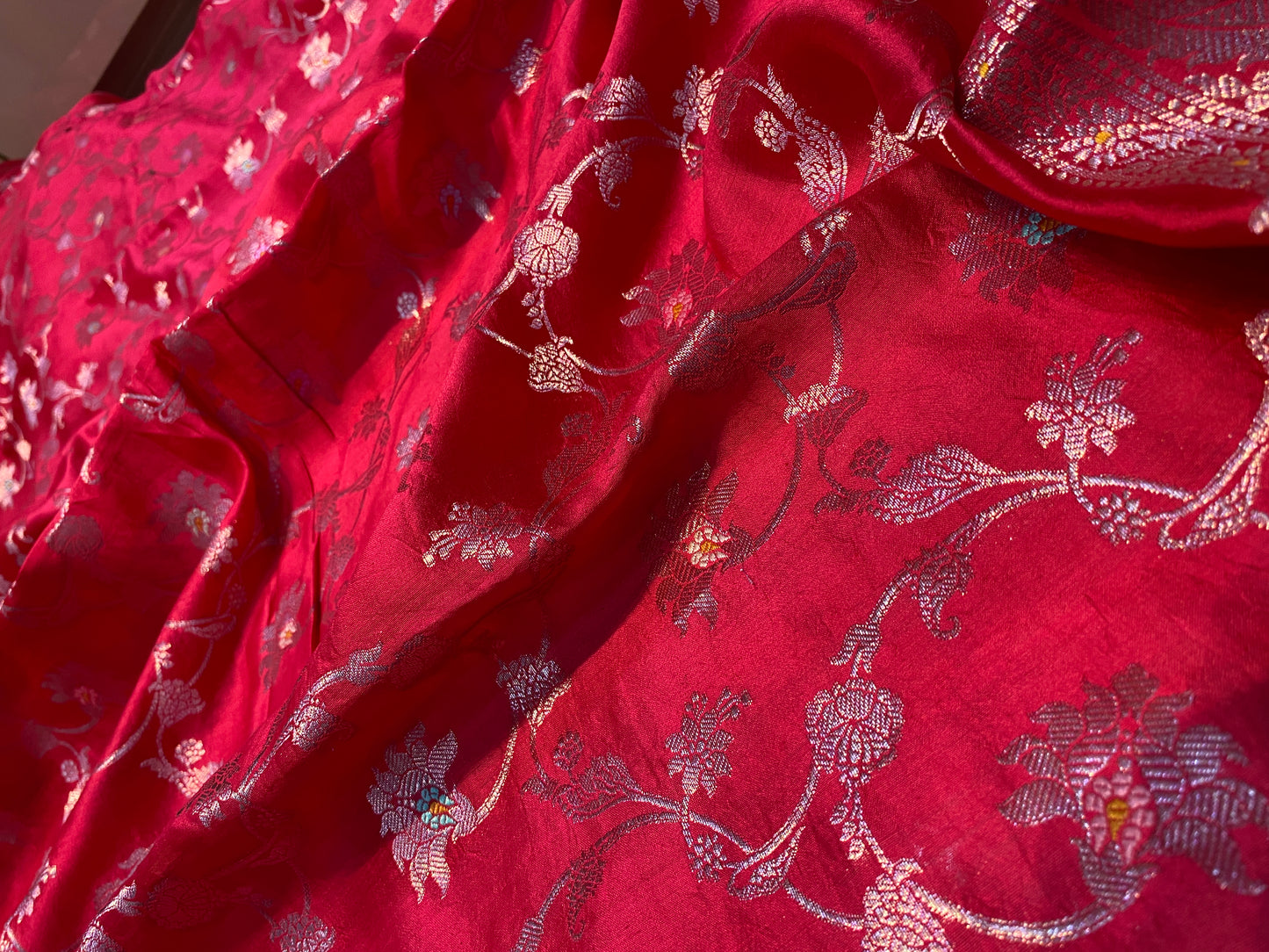 Strawberry Pink Pure Chiniya Moonga Silk Handloom Banarasi Saree by Shades Of Banaras - banarasi - banarasi saree shop - banarasi saree manufacturers - banarasi saree wholesale - banaraasi sarees