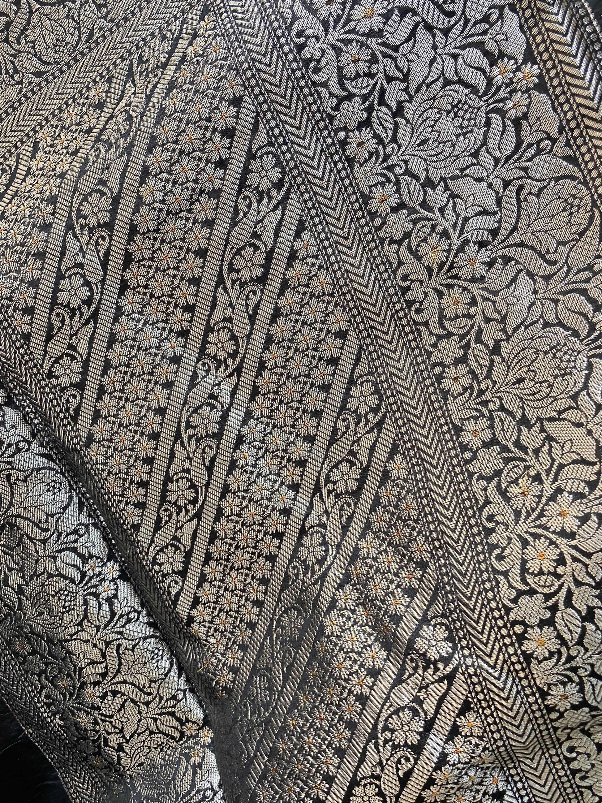 Black Pure Chiniya Moonga Silk Handloom Banarasi Saree by Shades Of Banaras - banarasi - banarasi saree shop - banarasi saree manufacturers - banarasi saree wholesale - banaraasi sarees