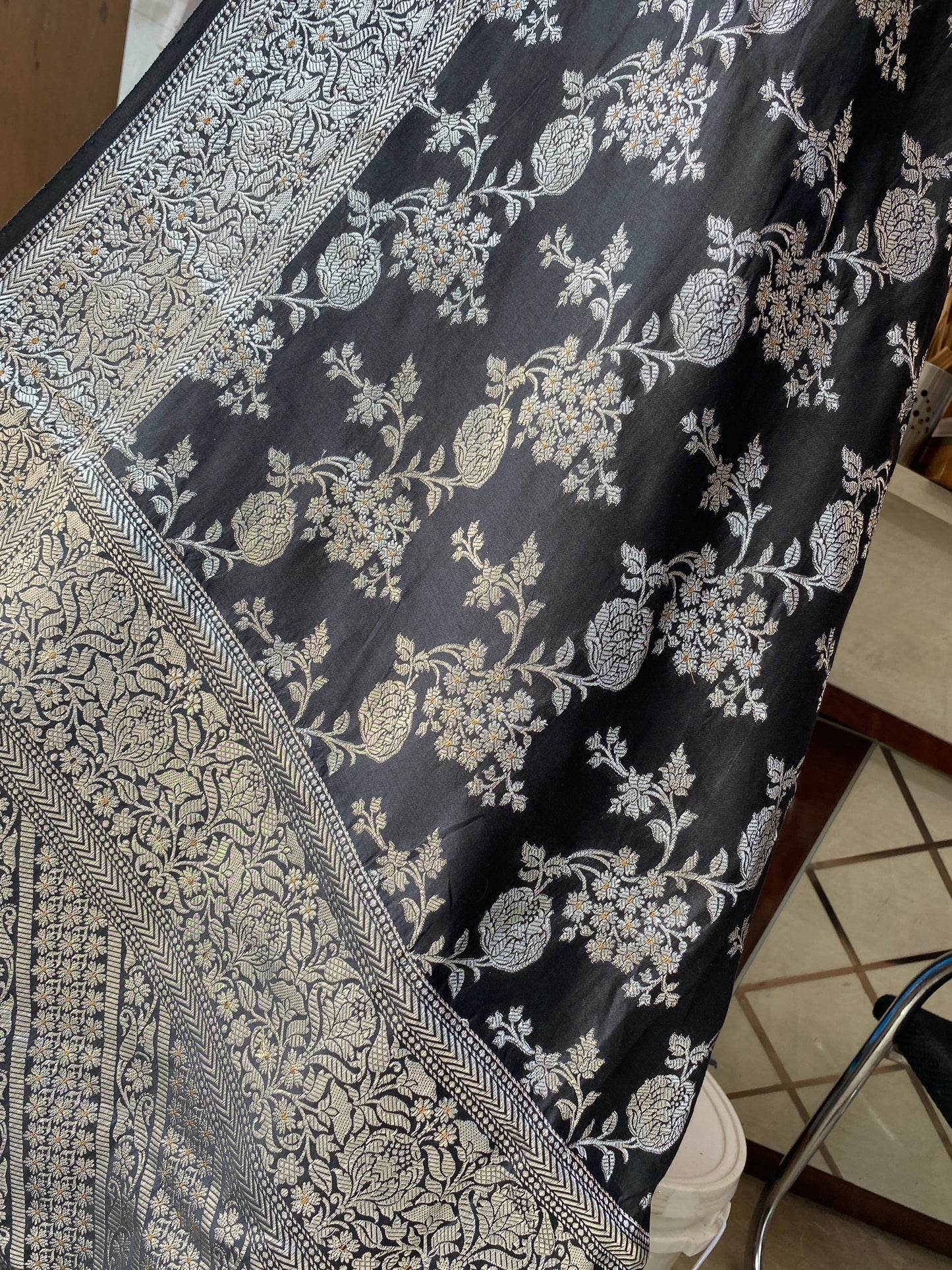 Black Pure Chiniya Moonga Silk Handloom Banarasi Saree by Shades Of Banaras - banarasi - banarasi saree shop - banarasi saree manufacturers - banarasi saree wholesale - banaraasi sarees