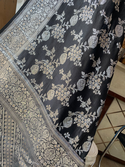 Black Pure Chiniya Moonga Silk Handloom Banarasi Saree by Shades Of Banaras - banarasi - banarasi saree shop - banarasi saree manufacturers - banarasi saree wholesale - banaraasi sarees