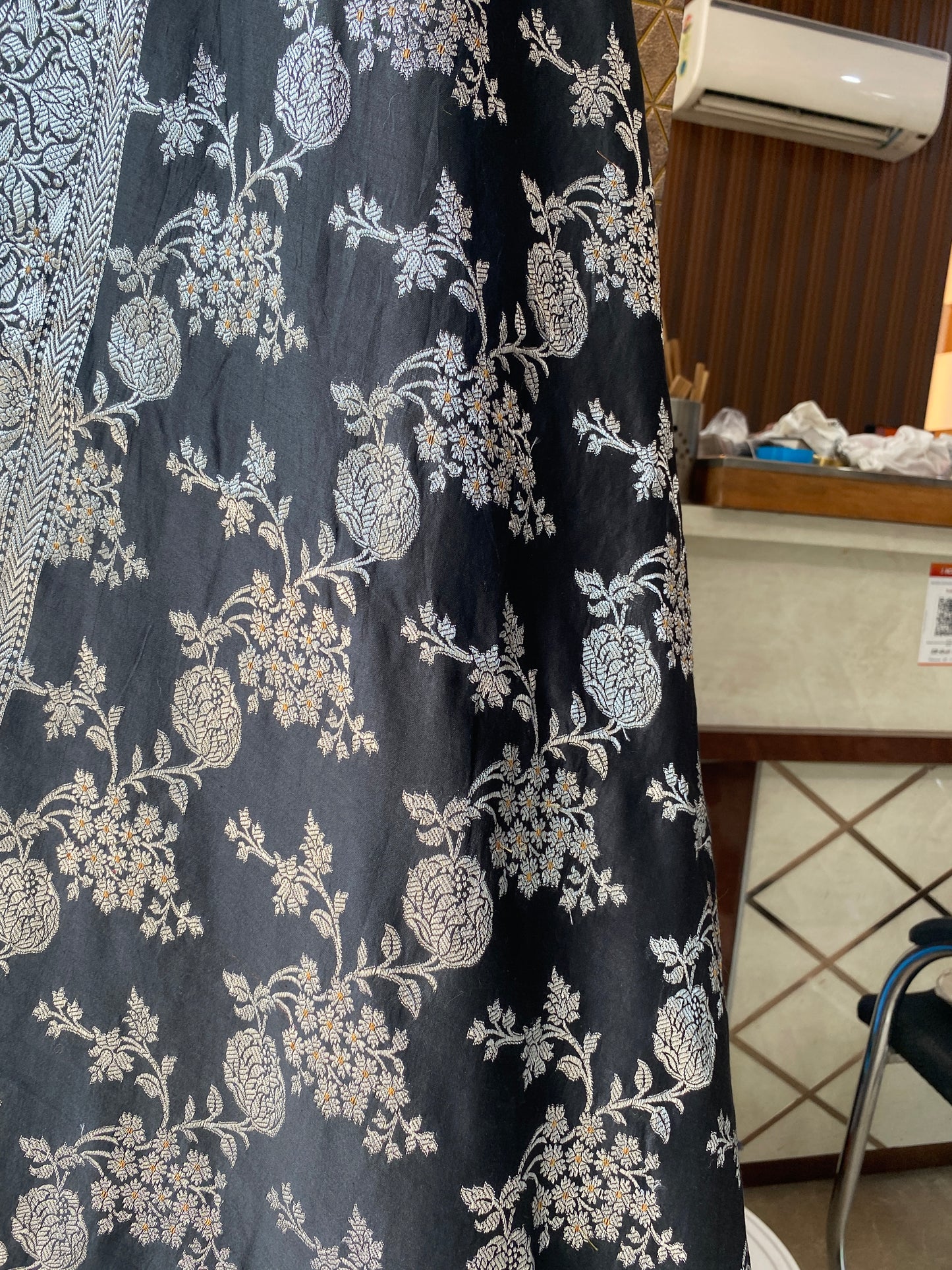 Black Pure Chiniya Moonga Silk Handloom Banarasi Saree by Shades Of Banaras - banarasi - banarasi saree shop - banarasi saree manufacturers - banarasi saree wholesale - banaraasi sarees