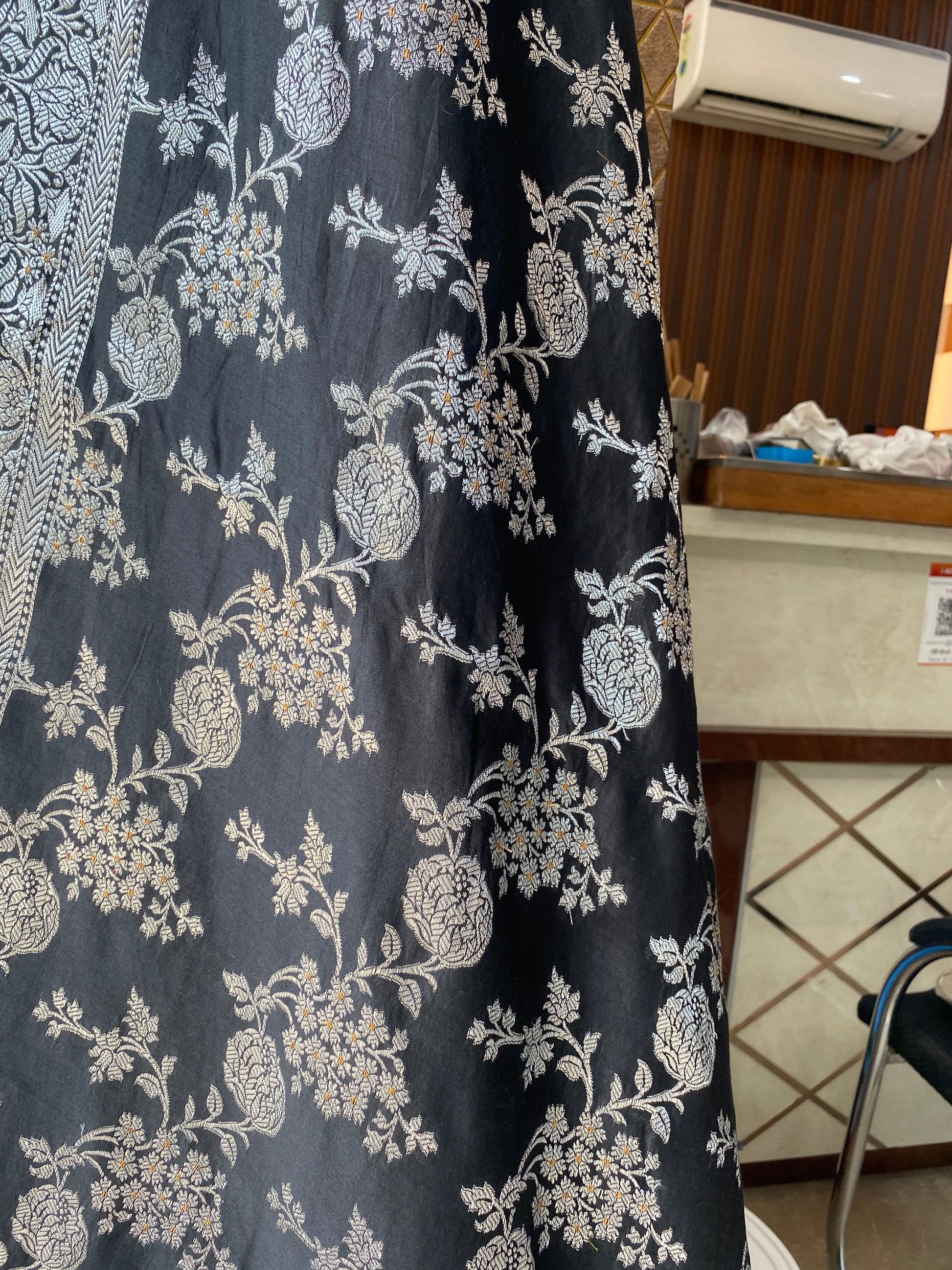 Black Pure Chiniya Moonga Silk Handloom Banarasi Saree by Shades Of Banaras - banarasi - banarasi saree shop - banarasi saree manufacturers - banarasi saree wholesale - banaraasi sarees