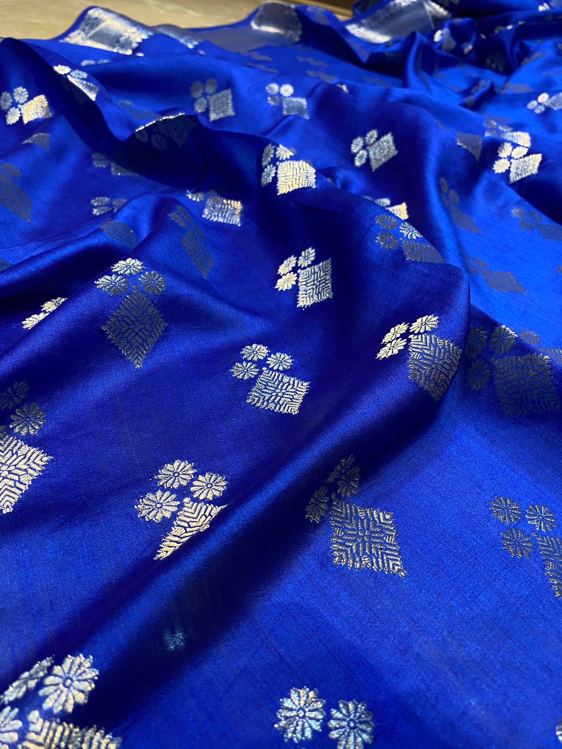 Royal Blue Pure Chiniya Moonga Silk Handloom Banarasi Saree by Shades Of Banaras - banarasi - banarasi saree shop - banarasi saree manufacturers - banarasi saree wholesale - banaraasi sarees