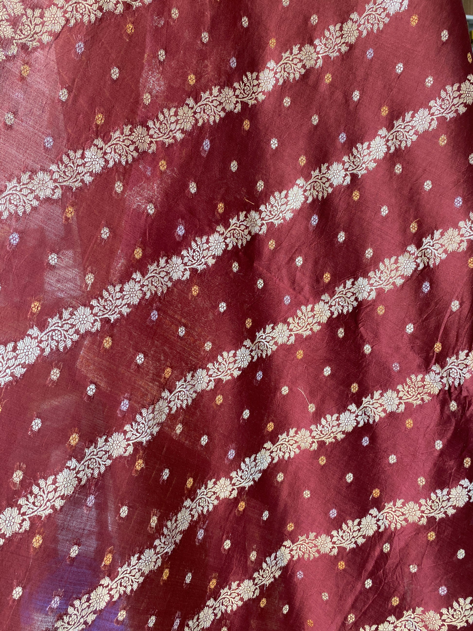 Wine Pure Chiniya Moonga Silk Handloom Banarasi Saree by Shades Of Banaras - banarasi - banarasi saree shop - banarasi saree manufacturers - banarasi saree wholesale - banaraasi sarees