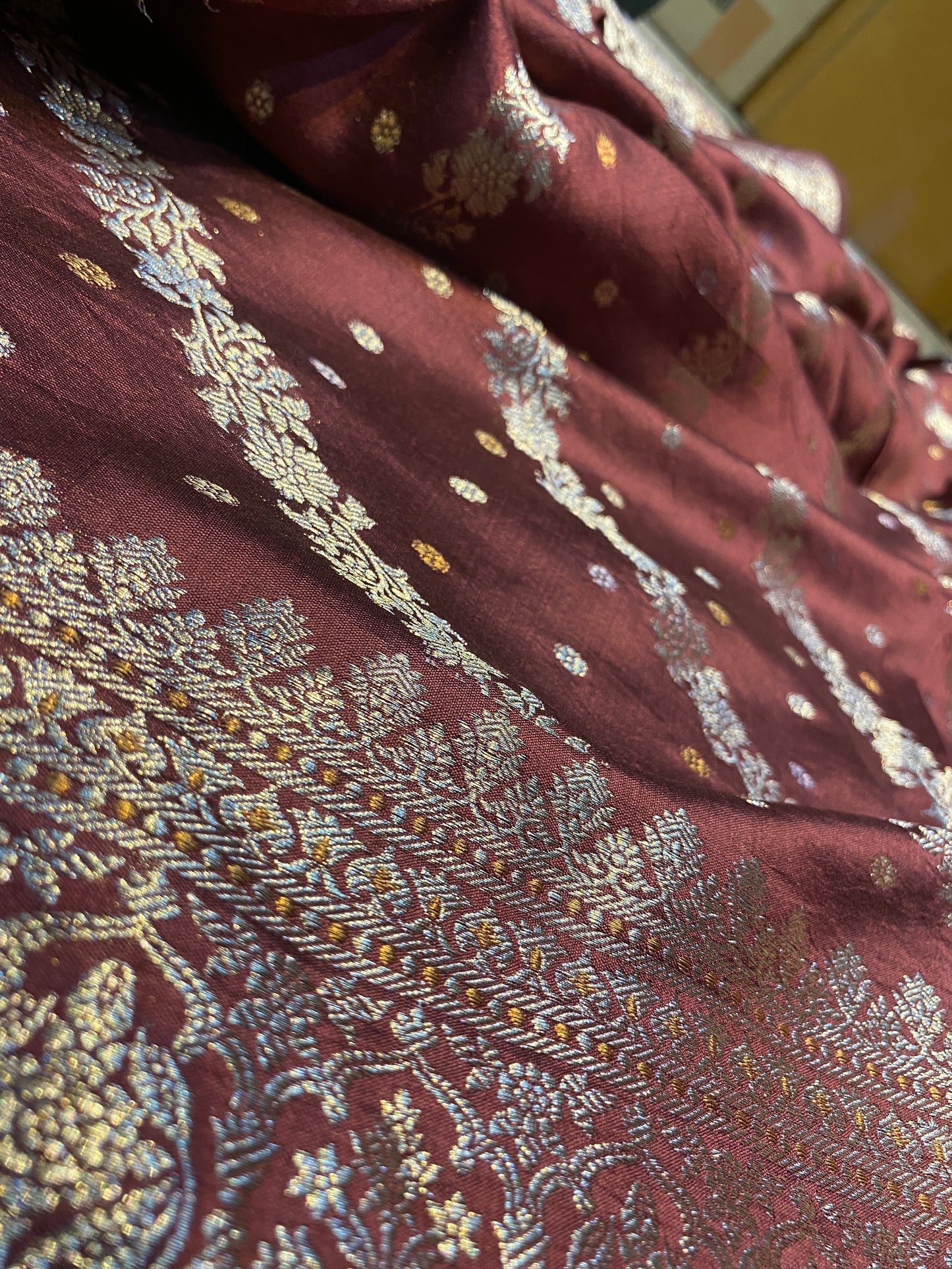 Wine Pure Chiniya Moonga Silk Handloom Banarasi Saree by Shades Of Banaras - banarasi - banarasi saree shop - banarasi saree manufacturers - banarasi saree wholesale - banaraasi sarees