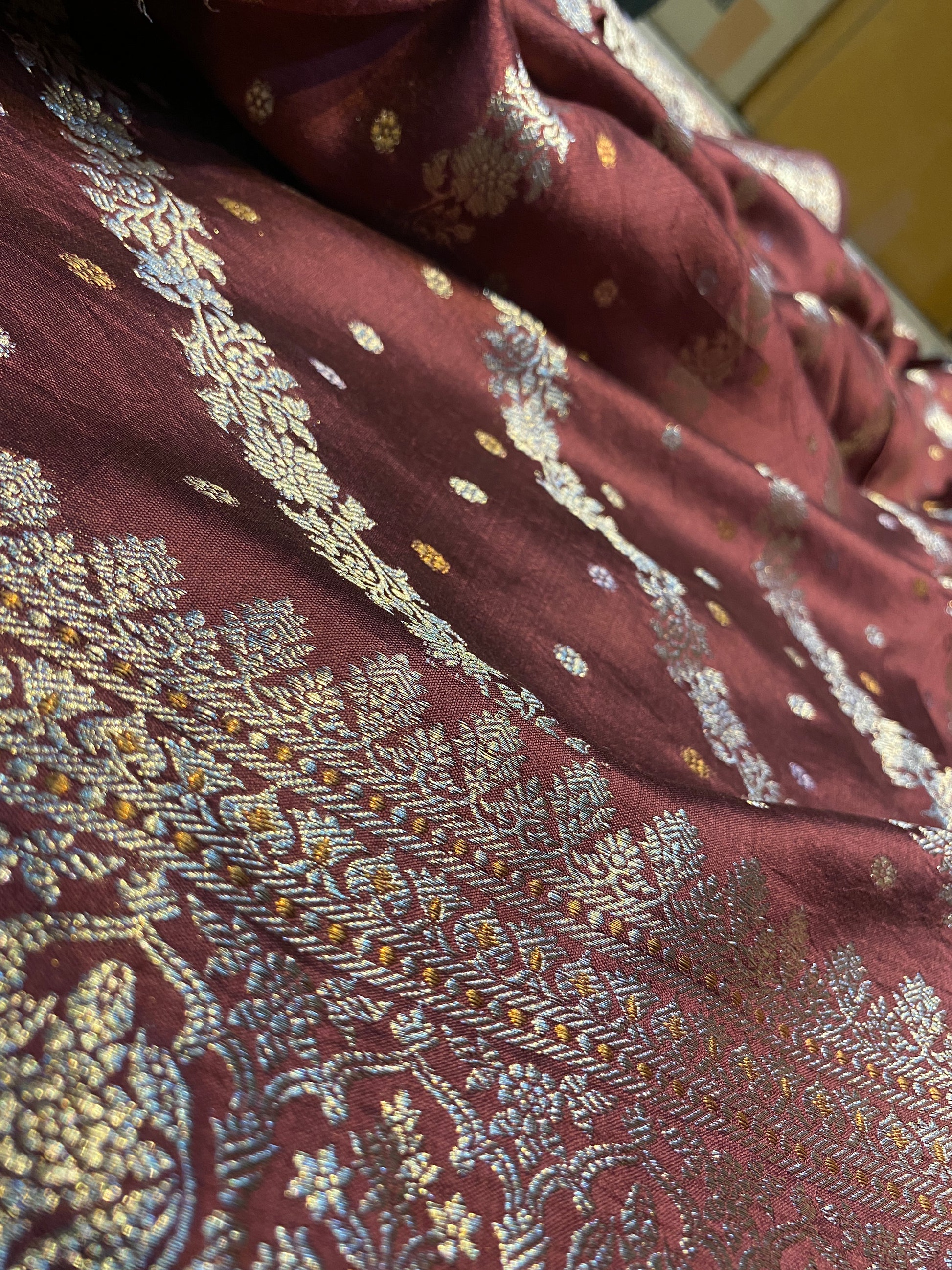 Wine Pure Chiniya Moonga Silk Handloom Banarasi Saree by Shades Of Banaras - banarasi - banarasi saree shop - banarasi saree manufacturers - banarasi saree wholesale - banaraasi sarees