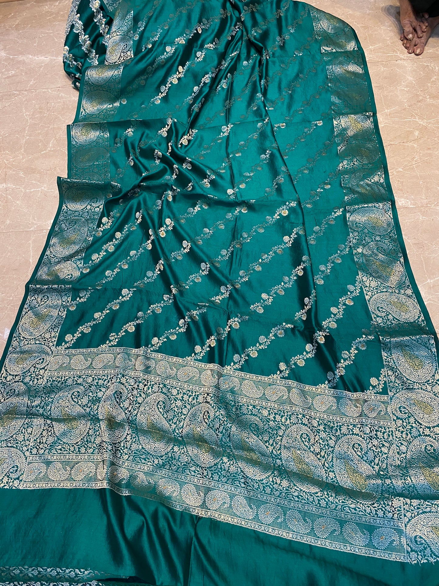 Sea Green Pure Chiniya Moonga Silk Handloom Banarasi Saree by Shades Of Banaras - banarasi - banarasi saree shop - banarasi saree manufacturers - banarasi saree wholesale - banaraasi sarees