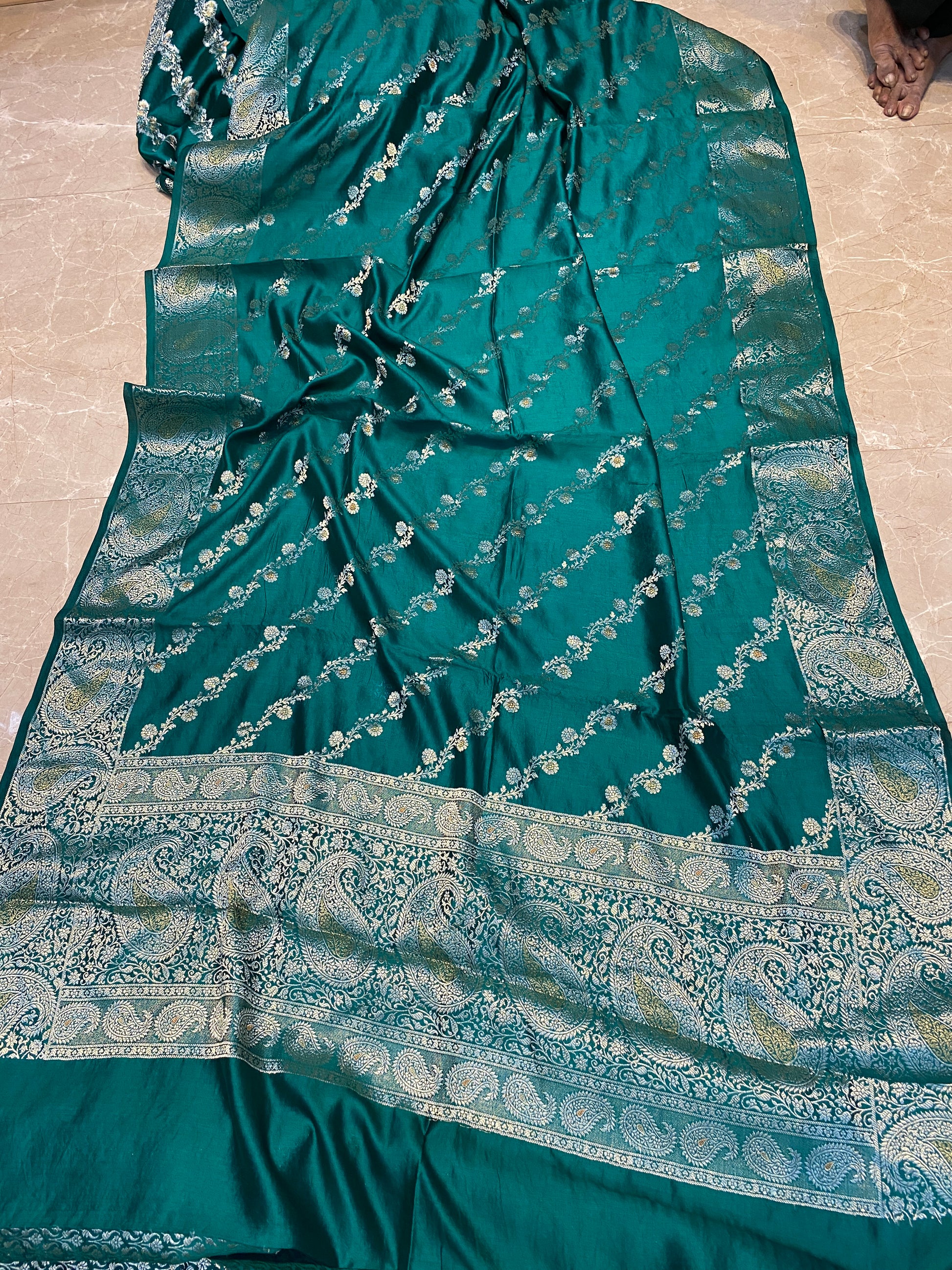Sea Green Pure Chiniya Moonga Silk Handloom Banarasi Saree by Shades Of Banaras - banarasi - banarasi saree shop - banarasi saree manufacturers - banarasi saree wholesale - banaraasi sarees