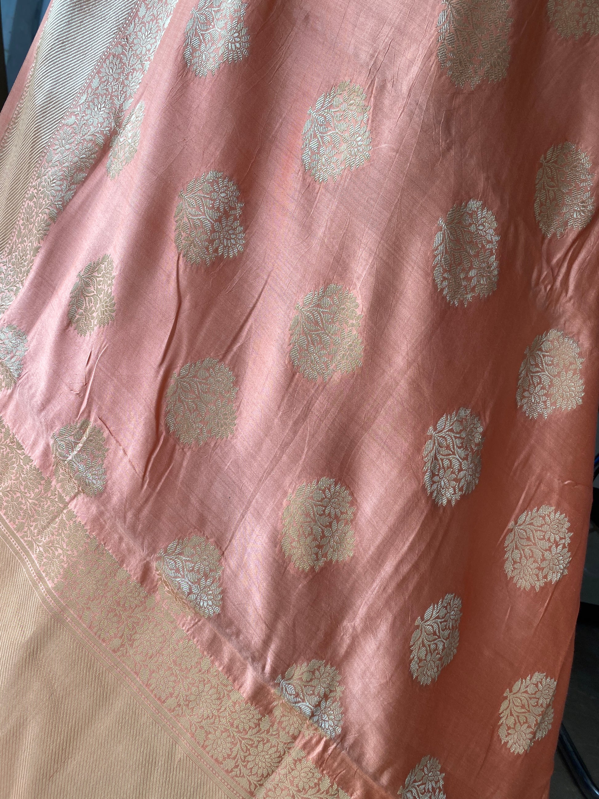 Peach Pure Chiniya Moonga Silk Handloom Banarasi Saree by Shades Of Banaras - banarasi - banarasi saree shop - banarasi saree manufacturers - banarasi saree wholesale - banaraasi sarees