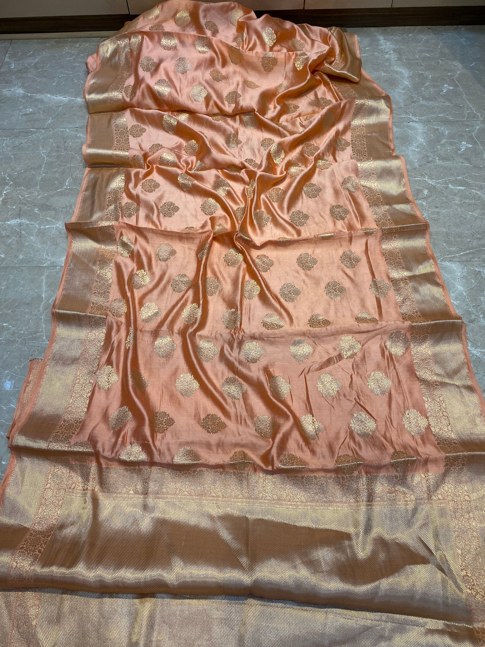 Peach Pure Chiniya Moonga Silk Handloom Banarasi Saree by Shades Of Banaras - banarasi - banarasi saree shop - banarasi saree manufacturers - banarasi saree wholesale - banaraasi sarees