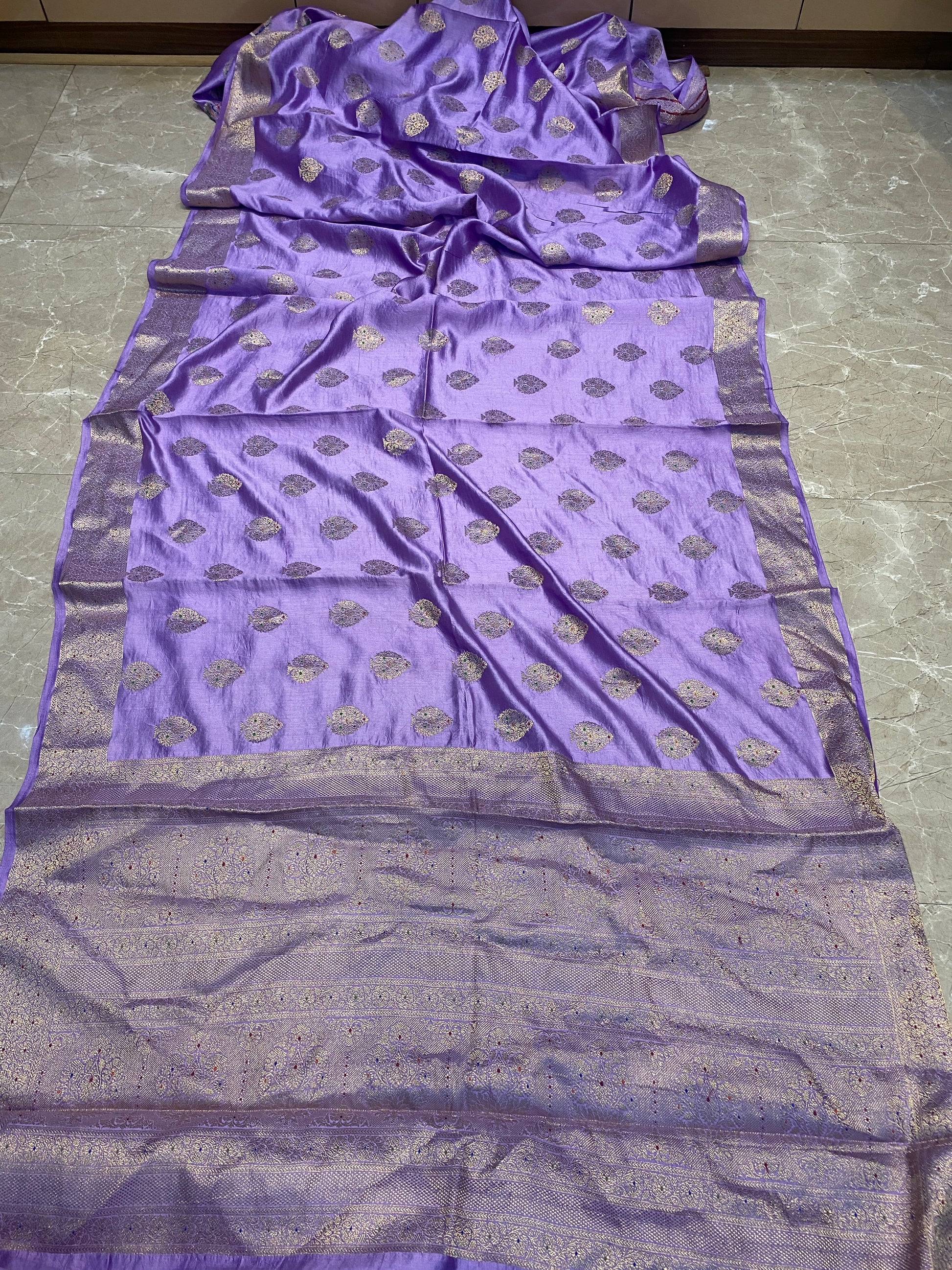 Lavender Pure Chiniya Moonga Silk Handloom Banarasi Saree by Shades Of Banaras - banarasi - banarasi saree shop - banarasi saree manufacturers - banarasi saree wholesale - banaraasi sarees