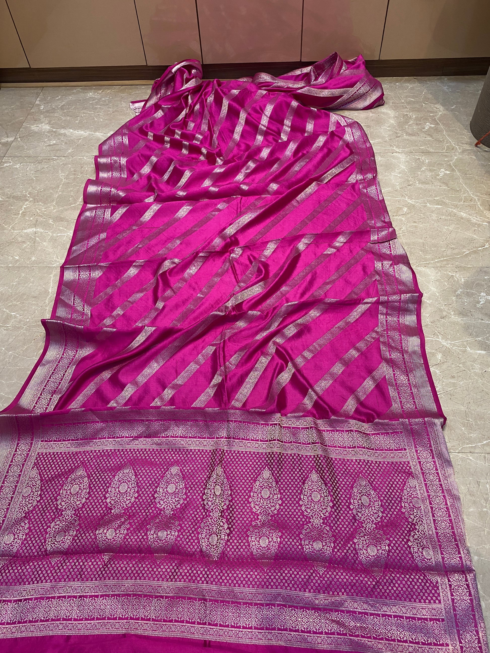 Pink Pure Chiniya Moonga Silk Handloom Banarasi Saree by Shades Of Banaras - banarasi - banarasi saree shop - banarasi saree manufacturers - banarasi saree wholesale - banaraasi sarees