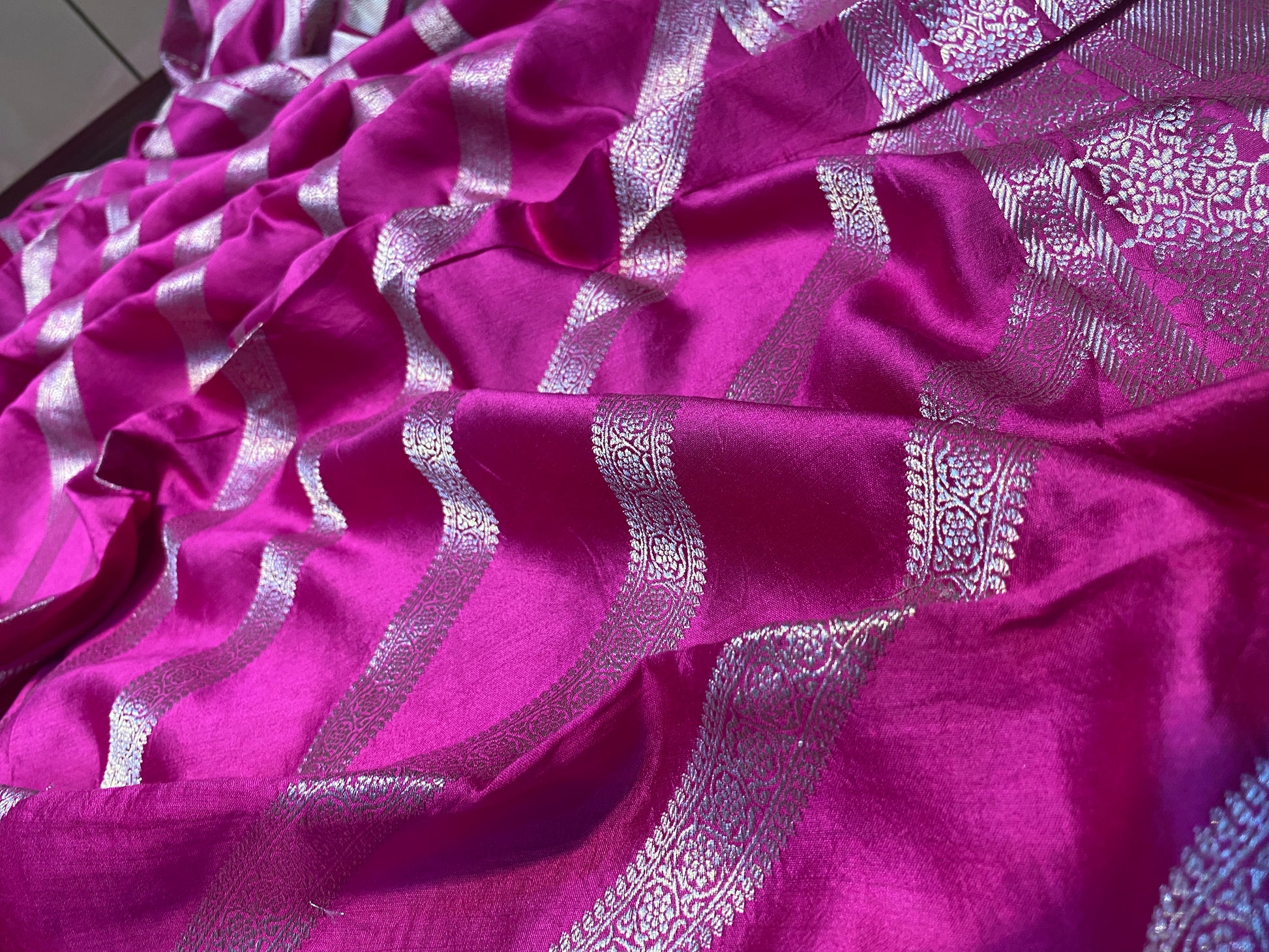 Pink Pure Chiniya Moonga Silk Handloom Banarasi Saree by Shades Of Banaras - banarasi - banarasi saree shop - banarasi saree manufacturers - banarasi saree wholesale - banaraasi sarees