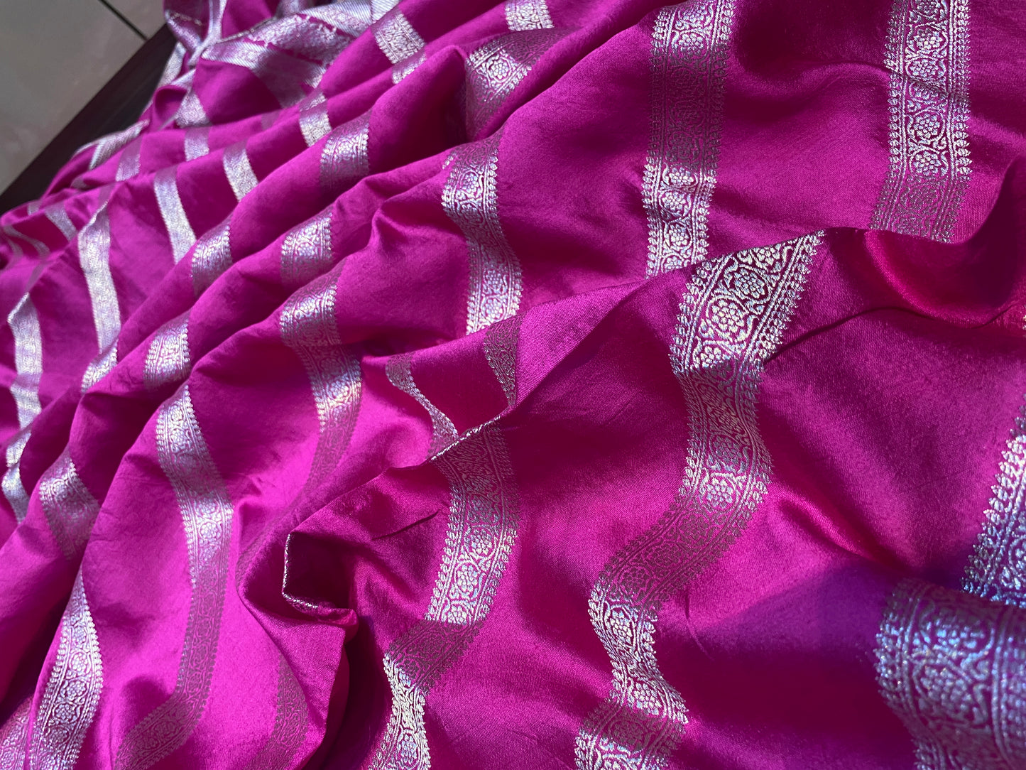 Pink Pure Chiniya Moonga Silk Handloom Banarasi Saree by Shades Of Banaras - banarasi - banarasi saree shop - banarasi saree manufacturers - banarasi saree wholesale - banaraasi sarees