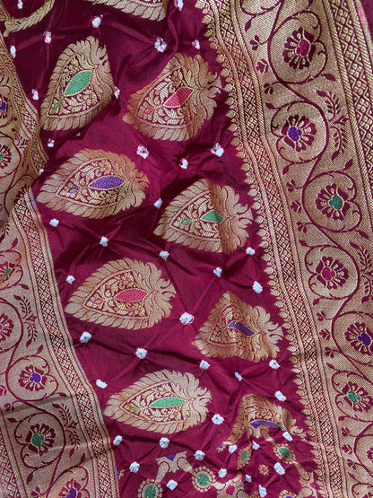 Maroon & Pink Chiffon Banarasi Bandhani Saree with Minakari Work by Shades Of Banaras - banarasi - banarasi saree shop - banarasi saree manufacturers - banarasi saree wholesale - banaraasi sarees