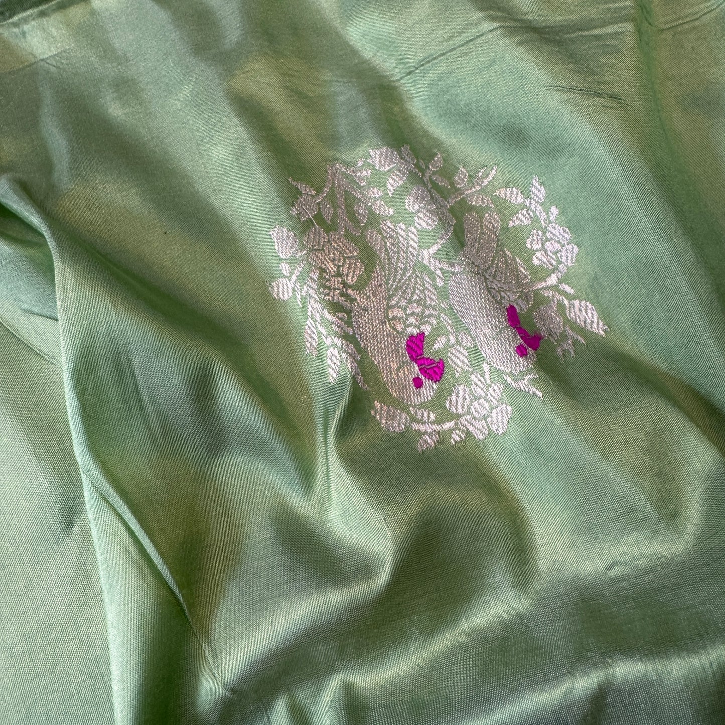 Pastel Green Shikargaah Luxe Couture – Kadhua Pure Silk Banarasi Saree by Shades Of Banaras - banarasi - banarasi saree shop - banarasi saree manufacturers - banarasi saree wholesale - banaraasi sarees - banarasi sari - banarasi saris