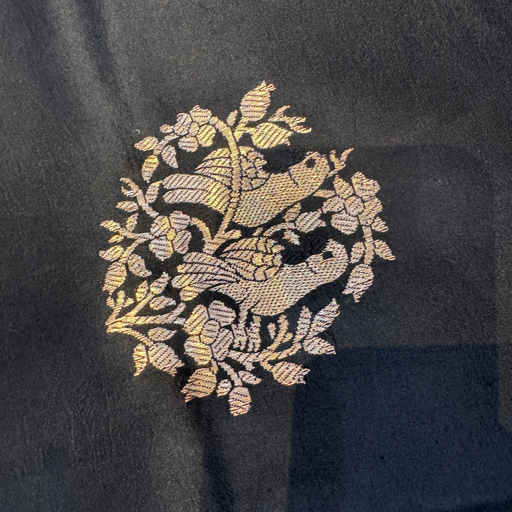 Midnight Noir Shikargaah Luxe Couture – Kadhua Pure Silk Banarasi Saree by Shades Of Banaras - banarasi - banarasi saree shop - banarasi saree manufacturers - banarasi saree wholesale - banaraasi sarees - banarasi sari - banarasi saris