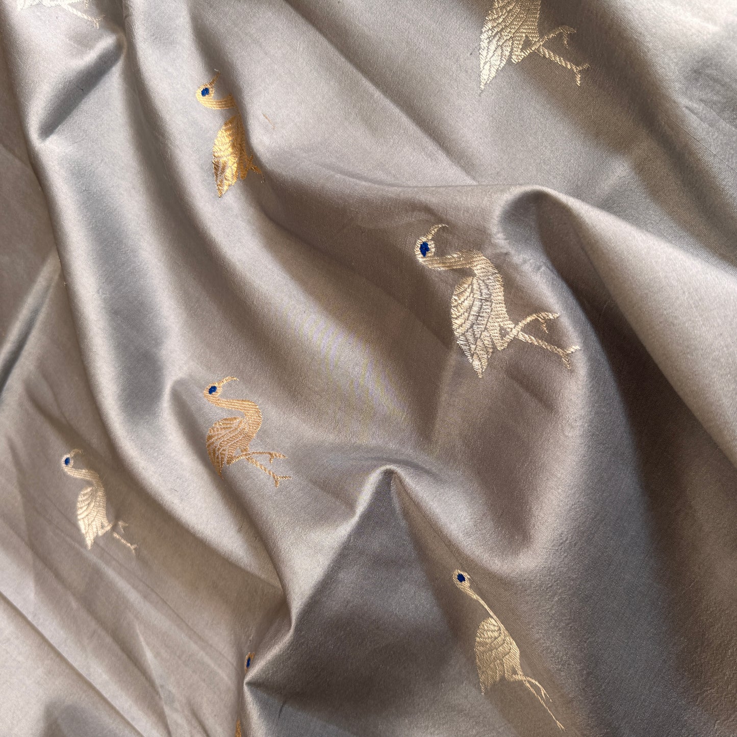 Silver Grey Pure Silk Handloom Kadhua Shikaargaah Couture Banarasi Saree by Shades Of Banaras - banarasi - banarasi saree shop - banarasi saree manufacturers - banarasi saree wholesale - banaraasi sarees - banarasi sari - banarasi saris