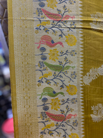 The Mehendi Muse: Green Pure Tussar Silk Banarasi Saree by Shades Of Banaras - banarasi - banarasi saree shop - banarasi saree manufacturers - banarasi saree wholesale - banaraasi sarees