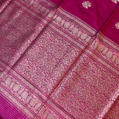 Rani Pink Pure Silk Handloom Kadhua Flower Motif Luxe Banarasi Saree by Shades Of Banaras - banarasi - banarasi saree shop - banarasi saree manufacturers - banarasi saree wholesale - banaraasi sarees - banarasi sari - banarasi saris