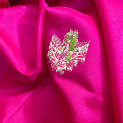 Rani Pink Pure Silk Handloom Kadhua Flower Motif Luxe Banarasi Saree by Shades Of Banaras - banarasi - banarasi saree shop - banarasi saree manufacturers - banarasi saree wholesale - banaraasi sarees - banarasi sari - banarasi saris