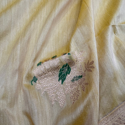 Luxe Handloom Mustard Moonga Silk Shikaargaah Banarasi Saree by Shades Of Banaras - banarasi - banarasi saree shop - banarasi saree manufacturers - banarasi saree wholesale - banaraasi sarees - banarasi sari - banarasi saris
