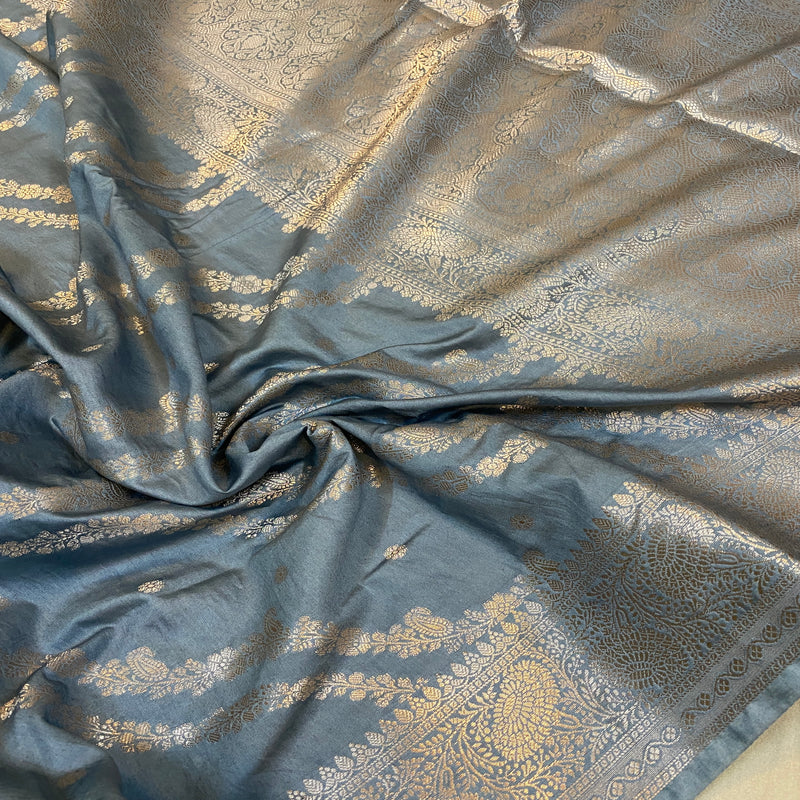  Elegant metallic grey Banarasi saree crafted from handloom crepe silk.