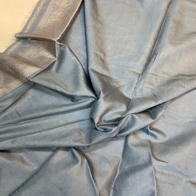 Metallic grey Banarasi saree made of handloom crepe silk fabric.