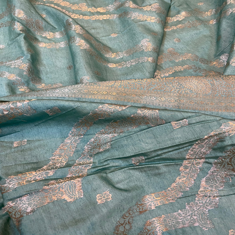 Sea blue Banarasi saree crafted from handloom crepe silk.