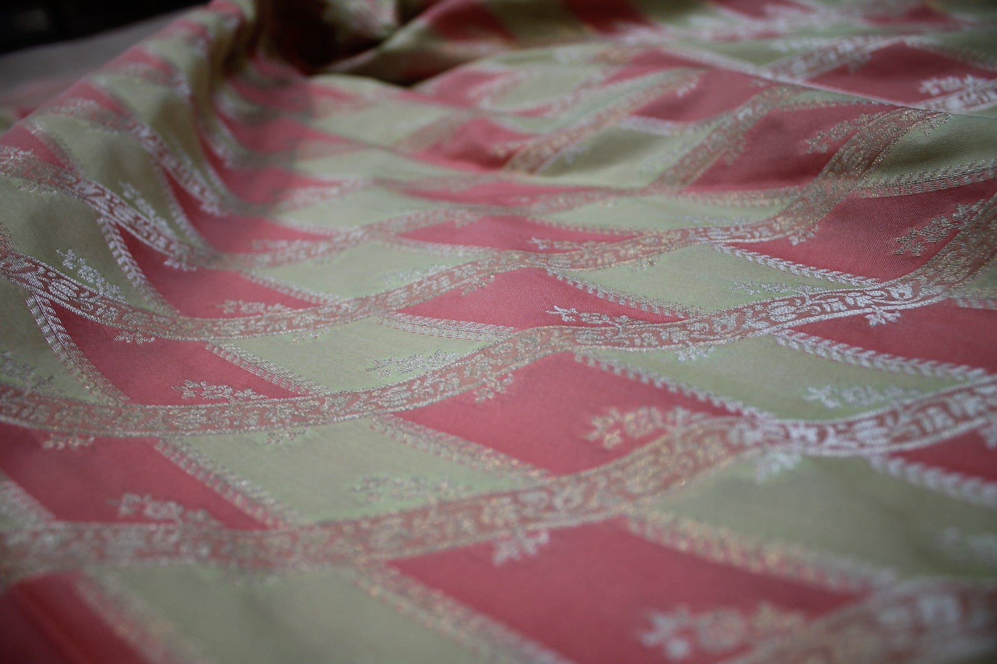 Pristine Harmony: Cream & Peach Rangkaat Handloom Pure Silk Banarasi Saree by Shades Of Benares - banarasi - banarasi saree shop