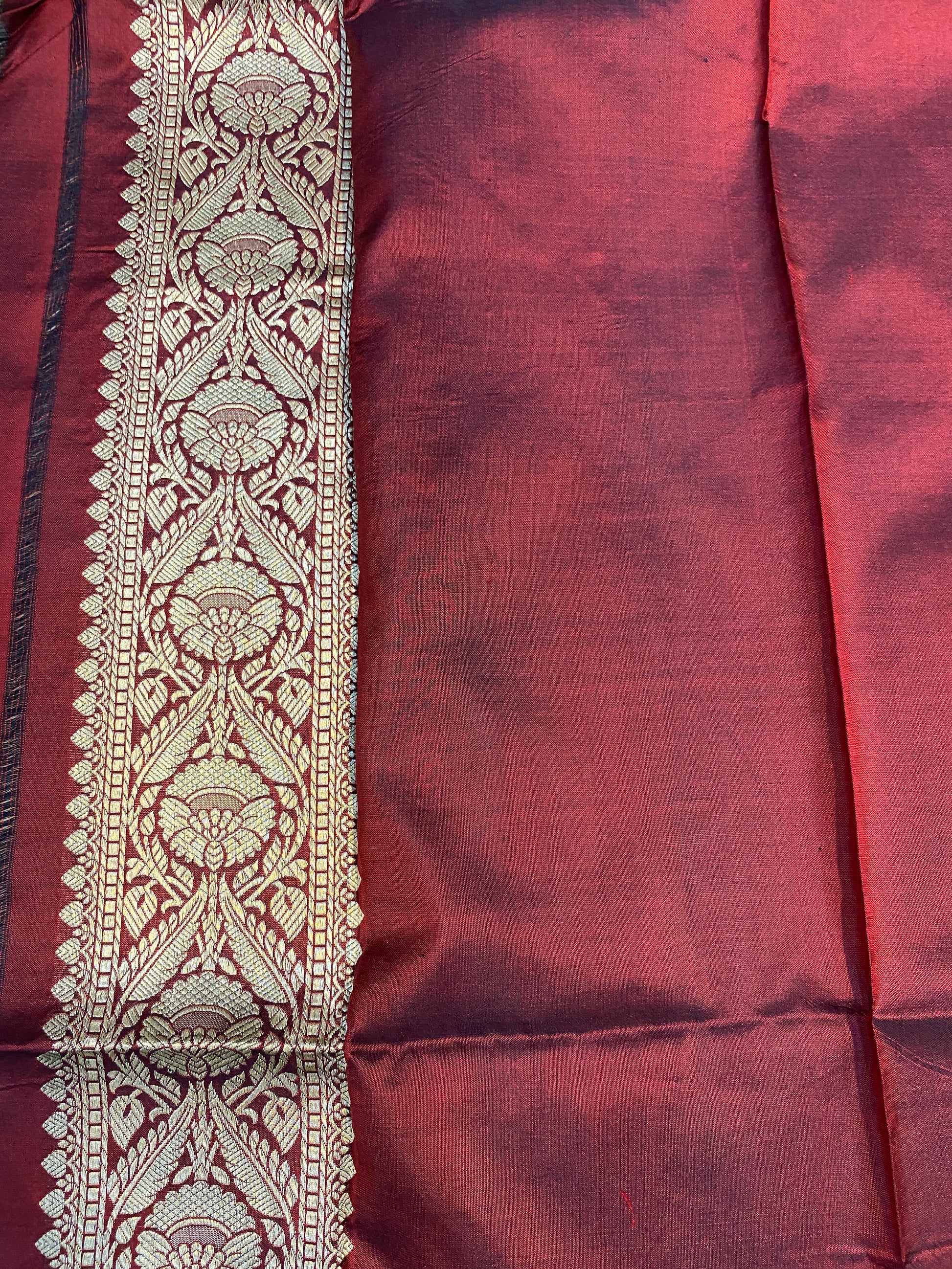 Crimson Legacy – Maroon Pure Silk Handloom Banarasi Saree by Shades Of Banaras - banarasi - banarasi saree shop - banarasi saree manufacturers - banarasi saree wholesale - banaraasi sarees