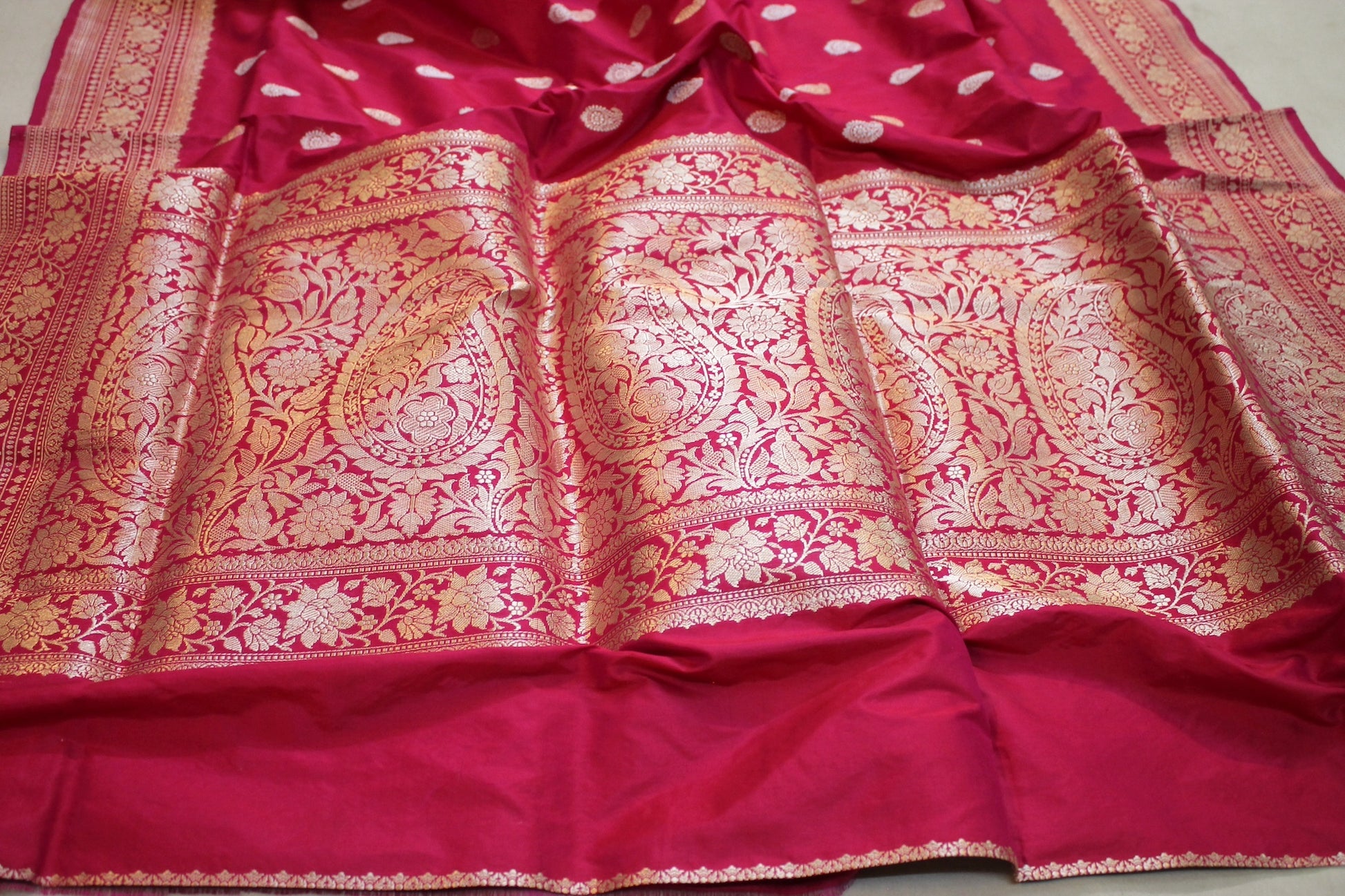 Kadhwa Buti Rani Pink Handloom Pure Katan Silk Banarasi Saree by Shades Of Benares - banarasi - banarasi saree shop