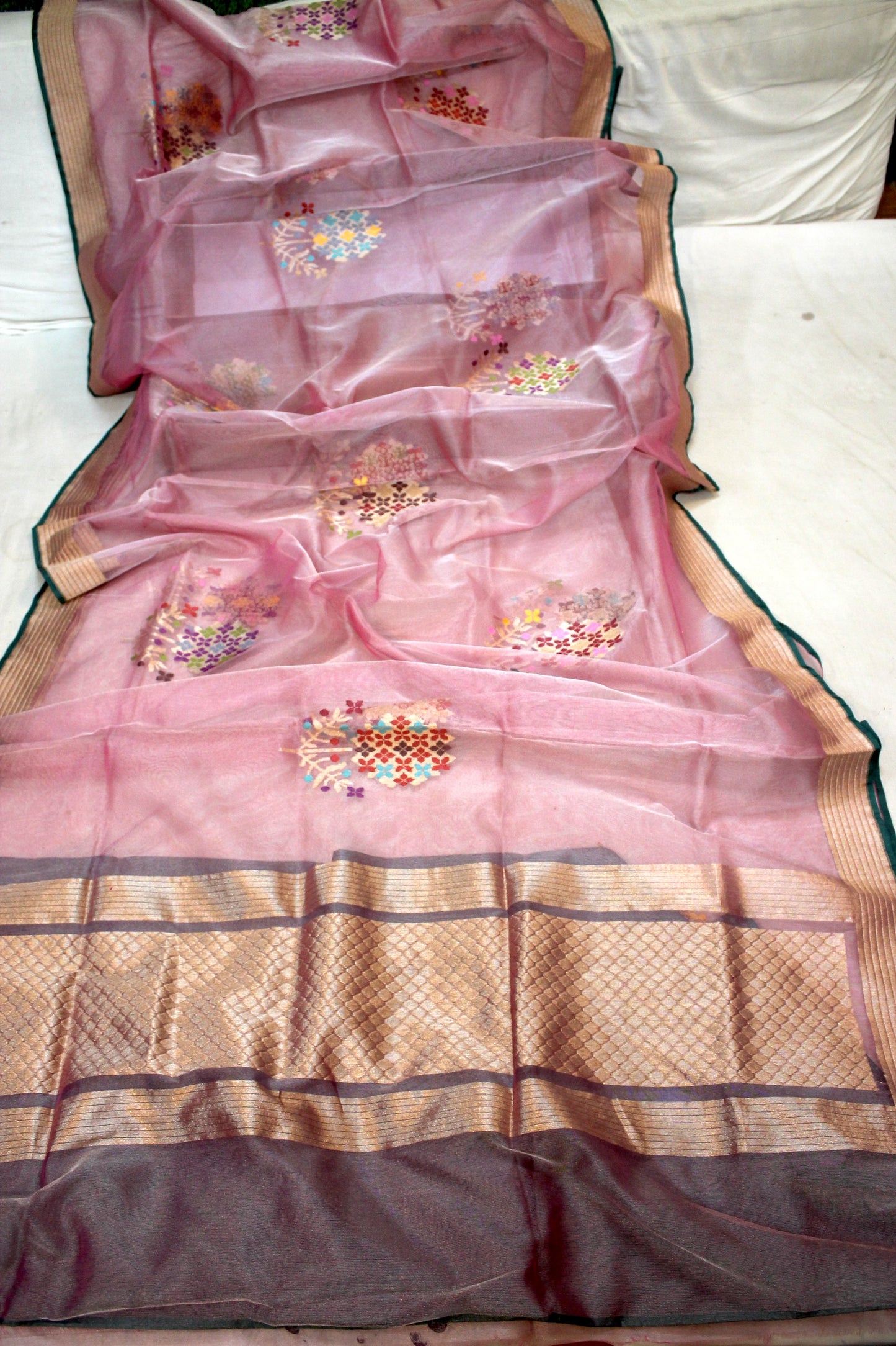 Blush of Elegance: Pink Kadhwa Tilfi Buta Pure Kora Silk Handloom Banarasi Saree by Shades Of Benares - banarasi - banarasi saree shop