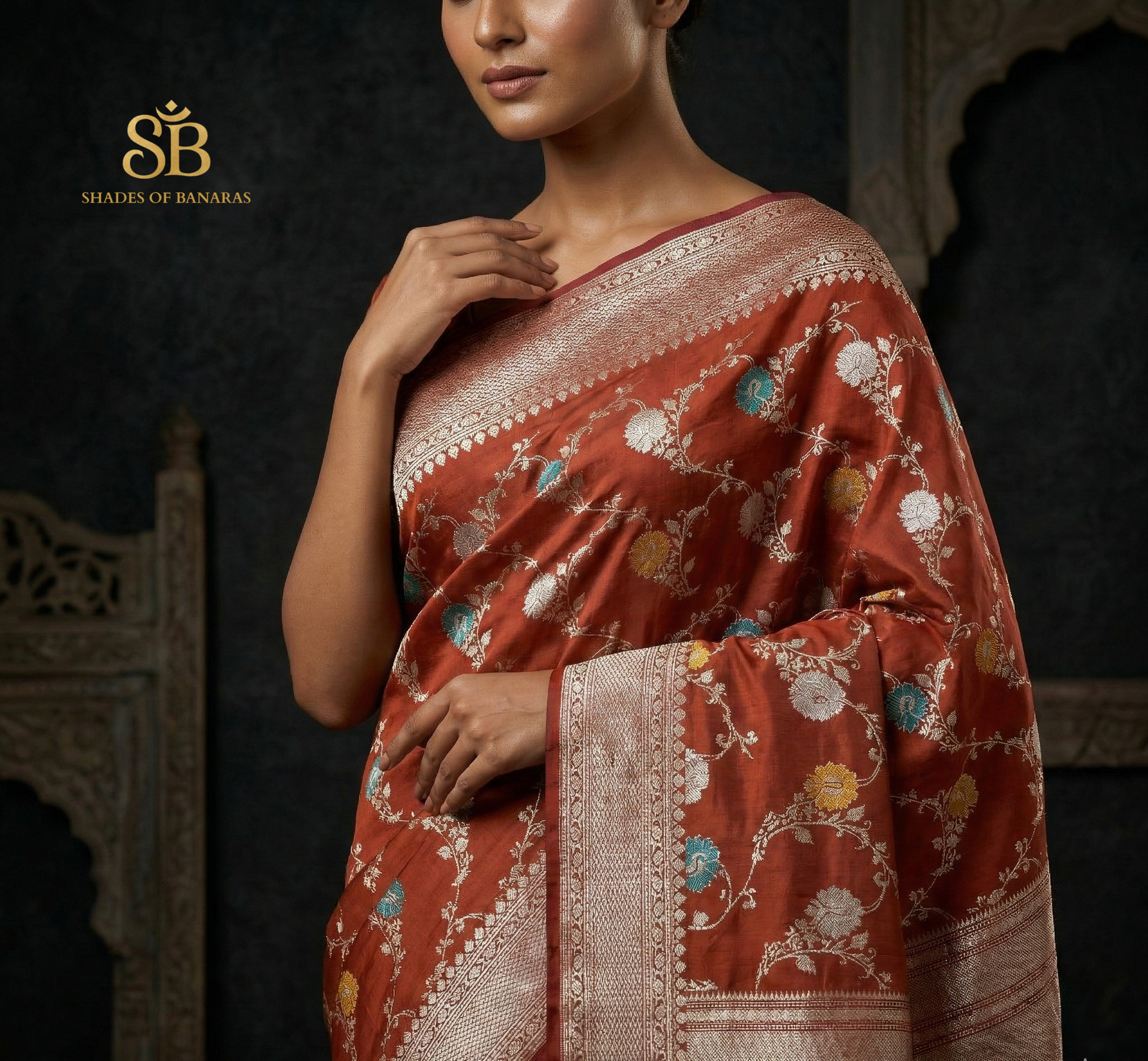 The Amber Luxe: Brownish Orange Kadhiyal Minakari Jaal Pure Silk Handloom Banarasi Saree by Shades Of Banaras - banarasi - banarasi saree shop - banarasi saree manufacturers - banarasi saree wholesale - banaraasi sarees - banarasi sari - banarasi saris
