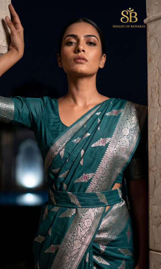 Bottle Green Handwoven Minakari Pure Cotton Silk Banarasi Saree – Luxe Matt Silver Zari Edition