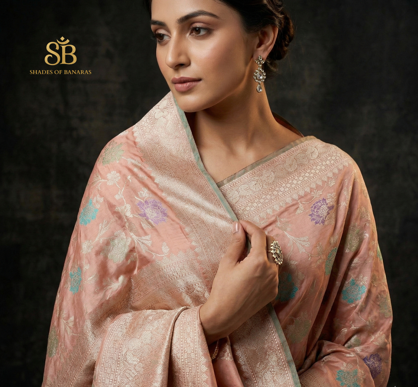 Luxe Peach Kadhiyal Minakari Jaal Pure Silk Handloom Banarasi Saree by Shades Of Banaras - banarasi - banarasi saree shop - banarasi saree manufacturers - banarasi saree wholesale - banaraasi sarees - banarasi sari - banarasi saris