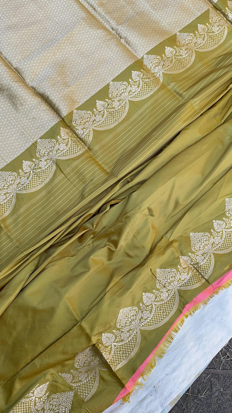 Charming Pastel Green Kadhwa Handloom Pure Silk Banarasi Sari - Exquisite Designer Sari - Shades Of Benares