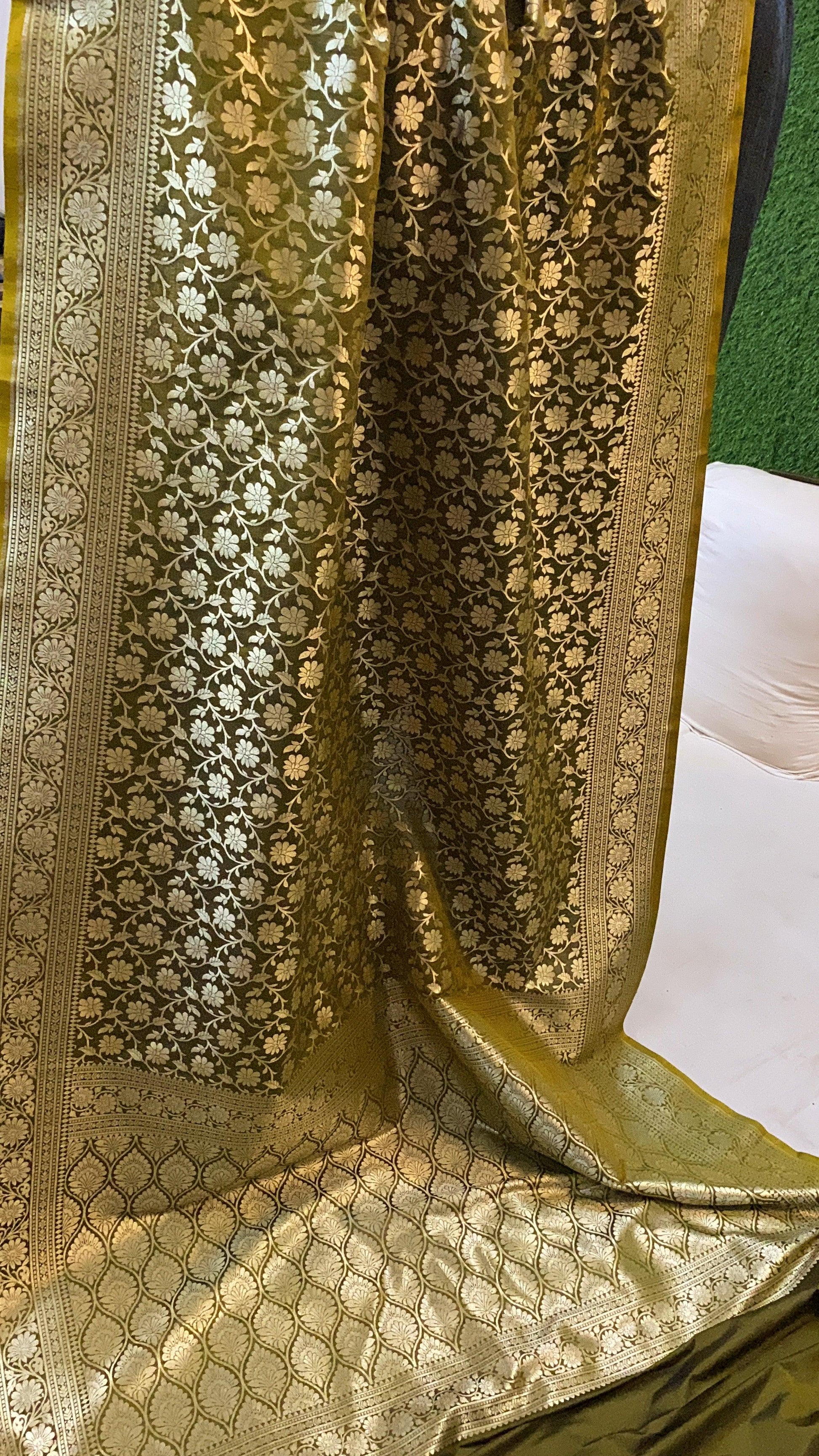 Enchanting Mehandi Green Handloom Katan Uppada Silk Banarasi Saree by Shades Of Benares - banarasi - banarasi saree shop