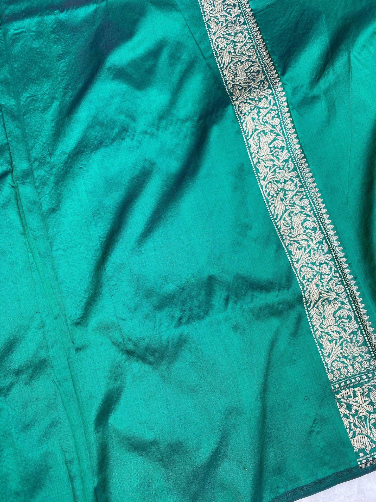 Handwoven Green Pure Banarasi Silk Sari by Shades Of Benares - banarasi - banarasi saree shop