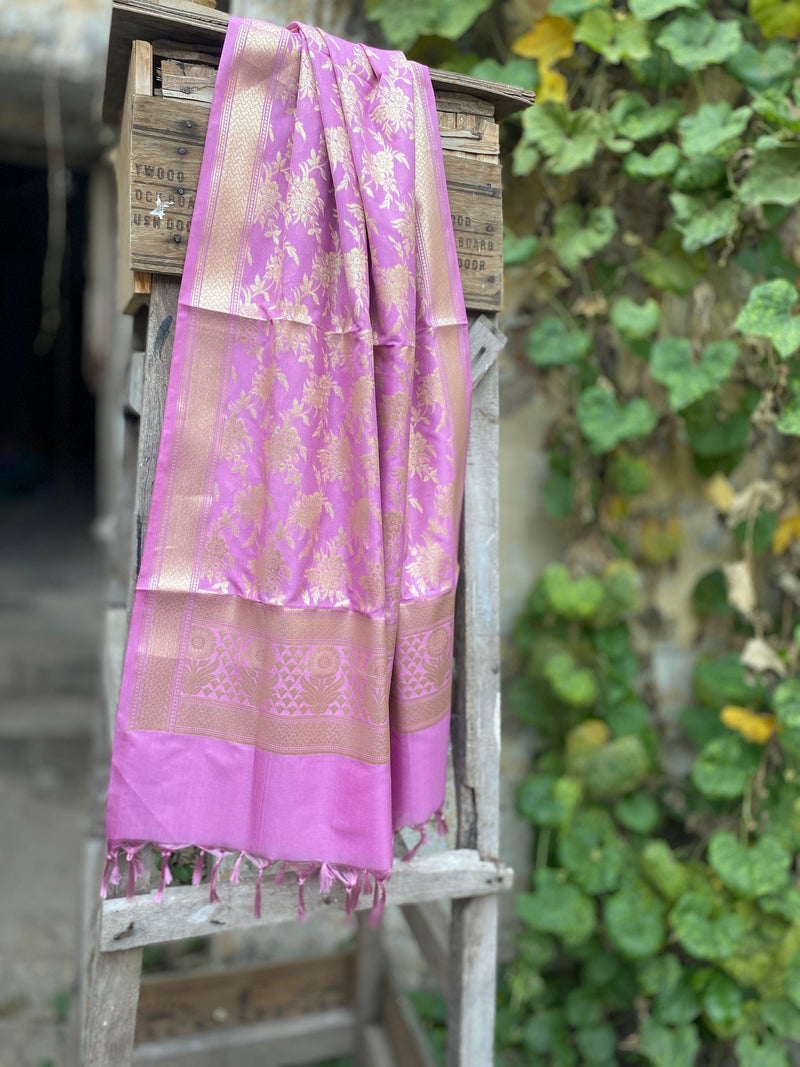 Handwoven Light Purple Silk Dupatta - Shades Of Benares