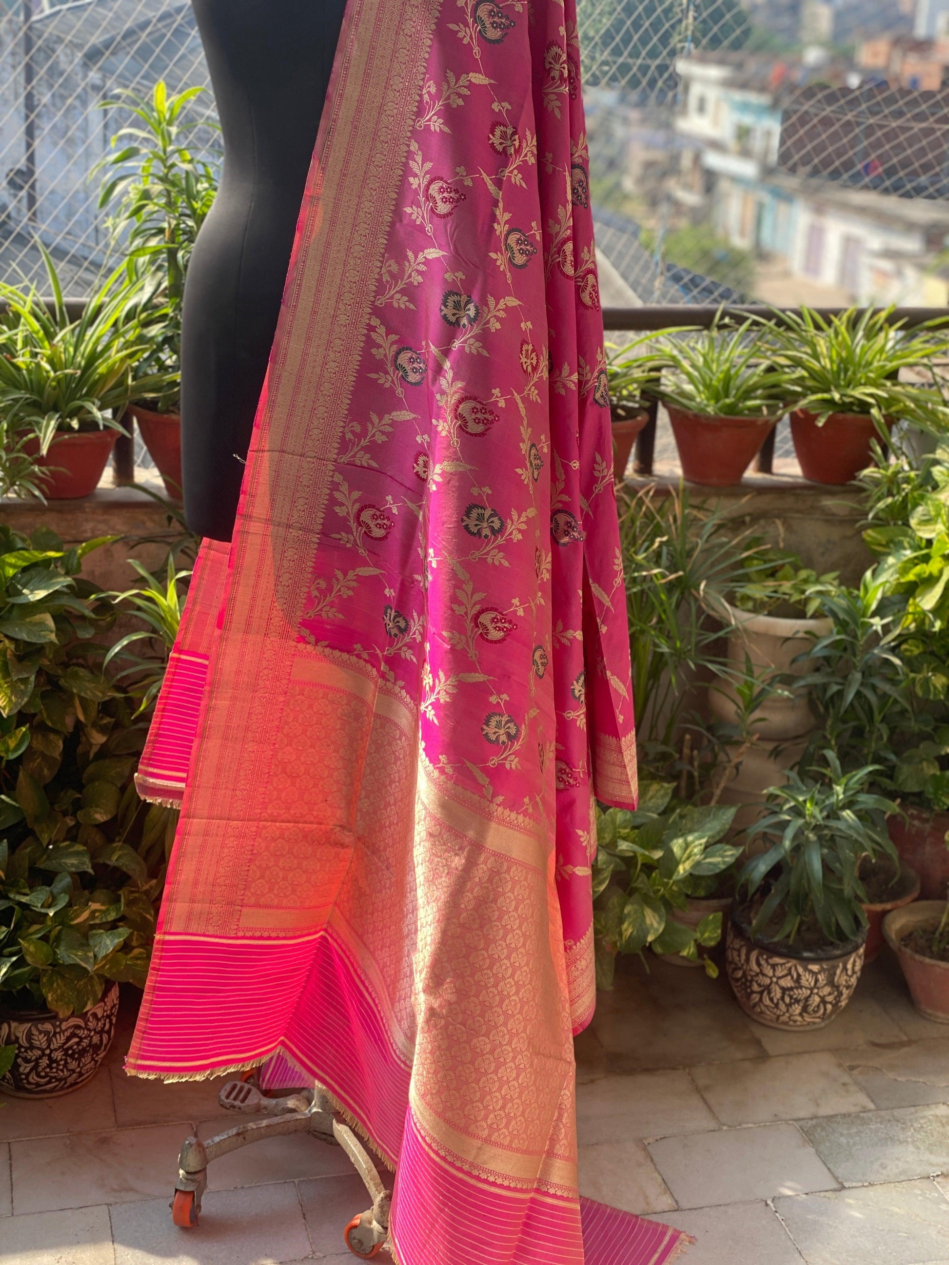 Kadhwa Pink Minaakari Dupatta by Shades Of Benares - banarasi - banarasi saree shop