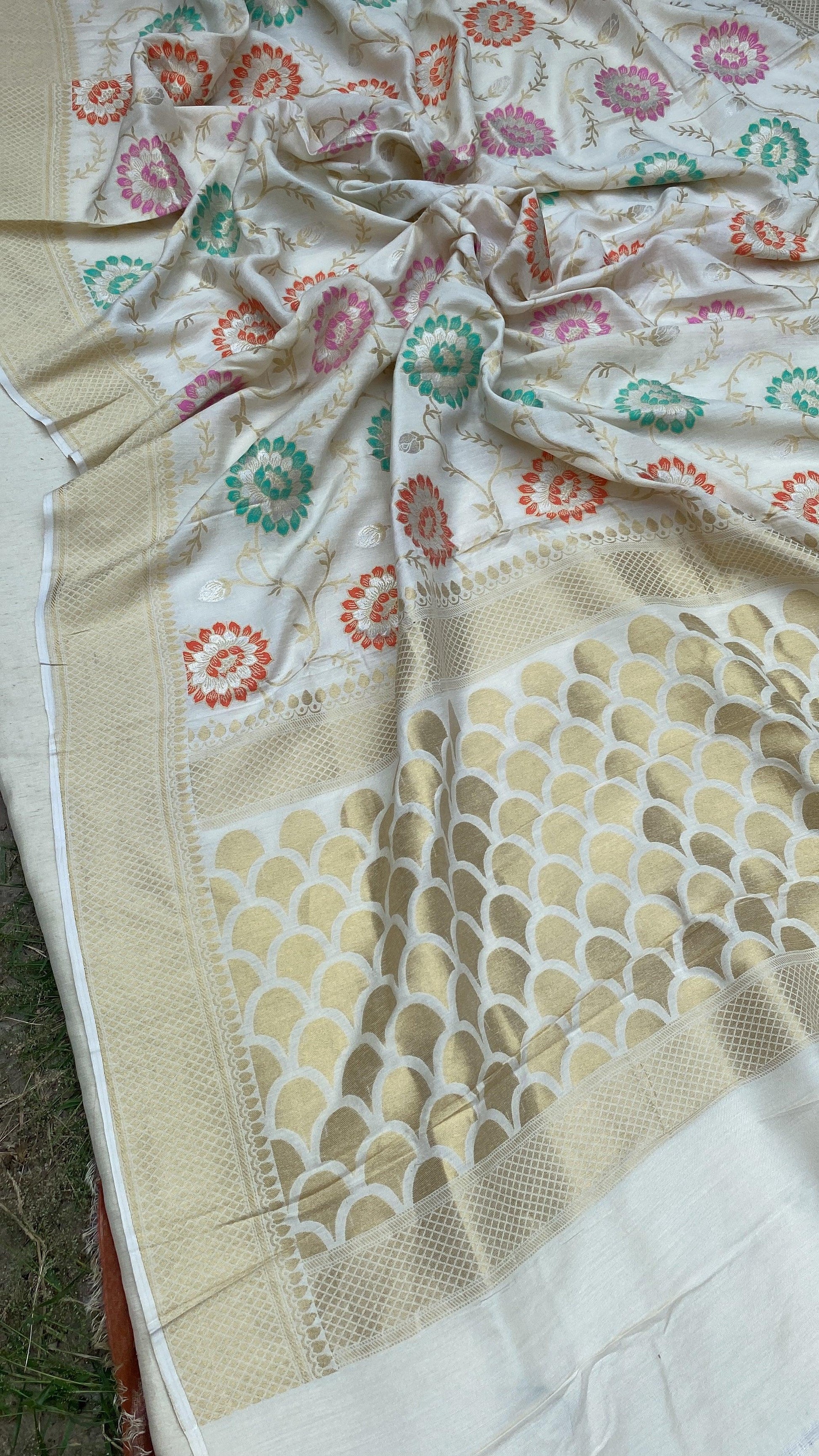 Minaakari Off White Pure Banarasi Silk Sari by Shades Of Benares - banarasi - banarasi saree shop