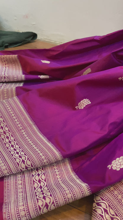 Magenta Pure Silk Traditional Banarasi Saree with Kadhwa Butis