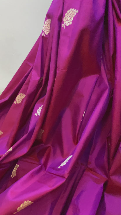 Magenta Pure Silk Traditional Banarasi Saree with Kadhwa Butis