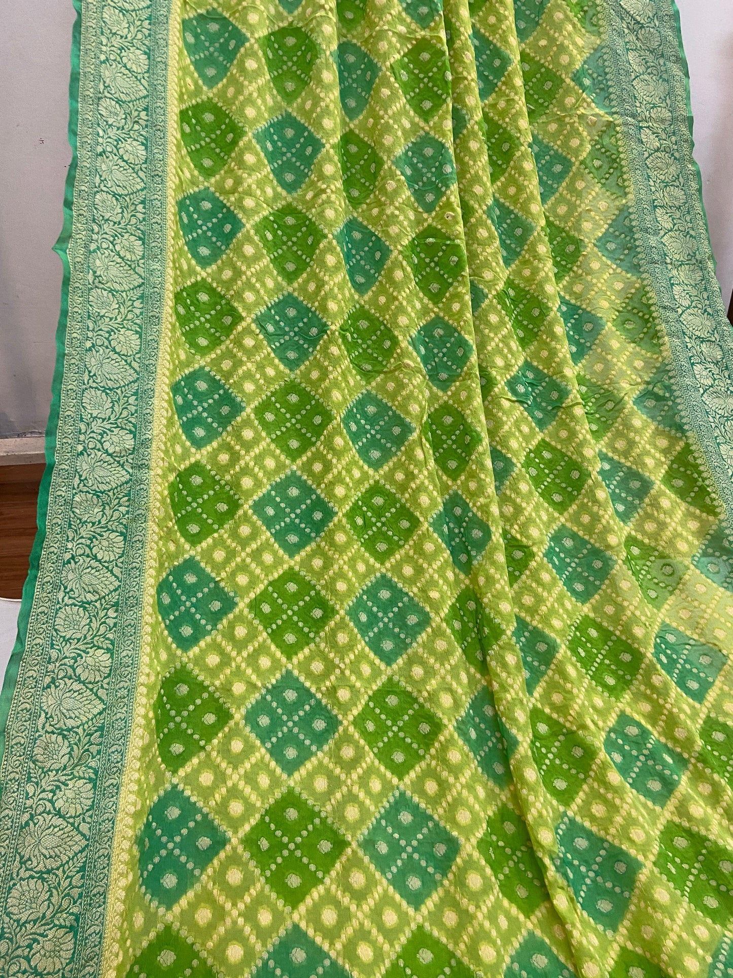 Green Pure Banarasi Khaddi Georgette Handloom Saree - Rangkaat by Shades Of Benares - banarasi - banarasi saree shop