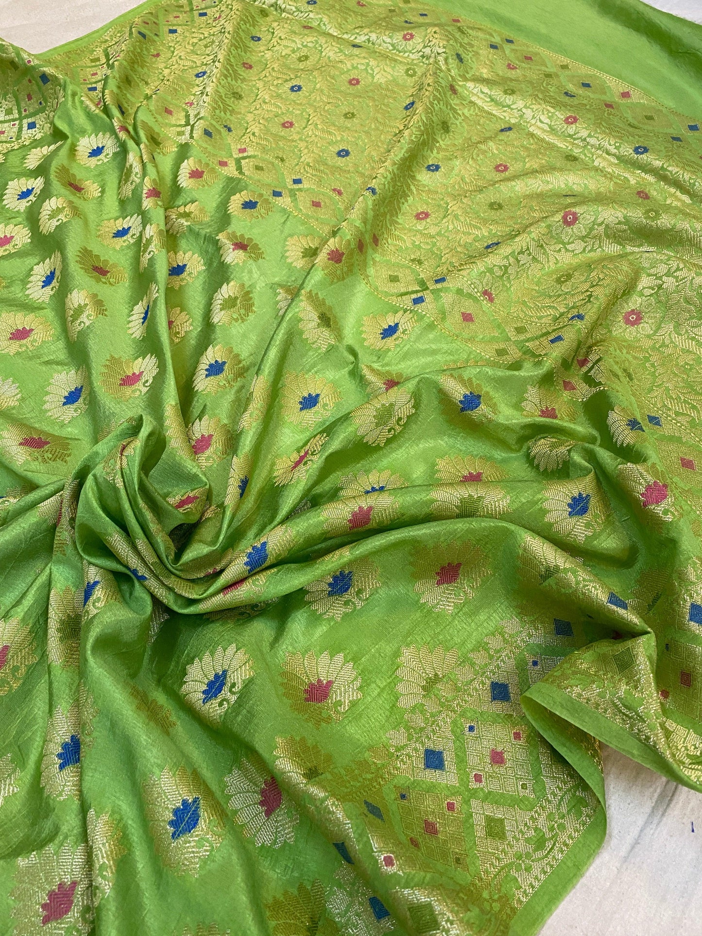 Leaf Green Banarasi Katan Soft Silk Handloom Saree by Shades Of Benares - banarasi - banarasi saree shop